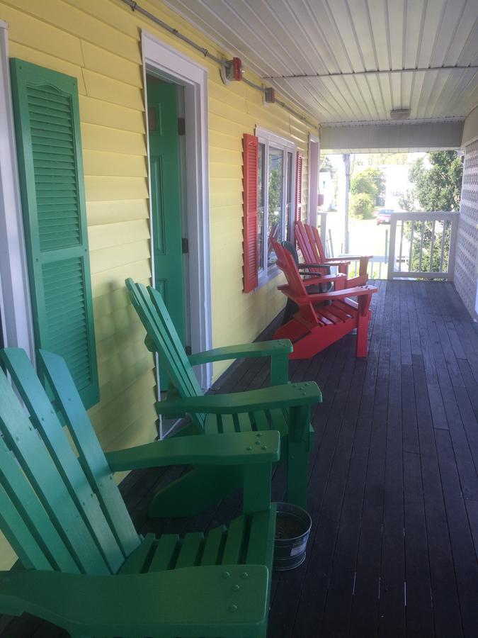 Beach Ball Inn Westerly Exterior photo